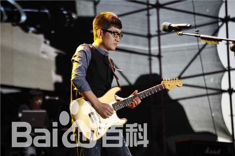 金志文(Kim Ji-mun（朝鲜语）)演出活动前后照片