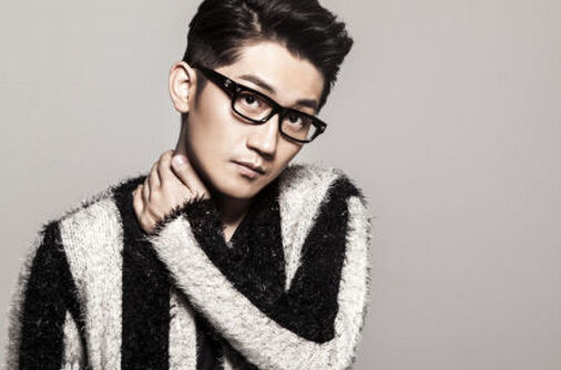 金志文(Kim Ji-mun（朝鲜语）)前后照片