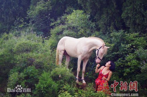 杨舒婷御马前后照片