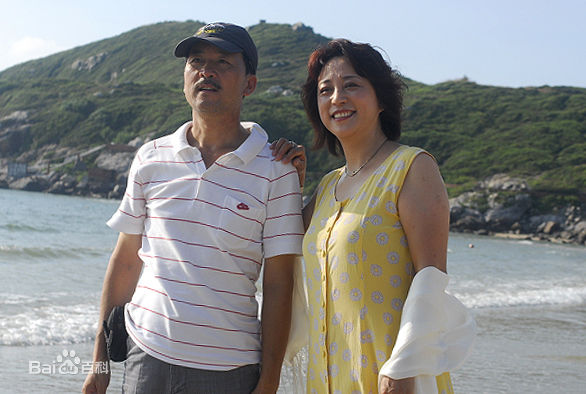 毛荣工作照素颜照壁纸