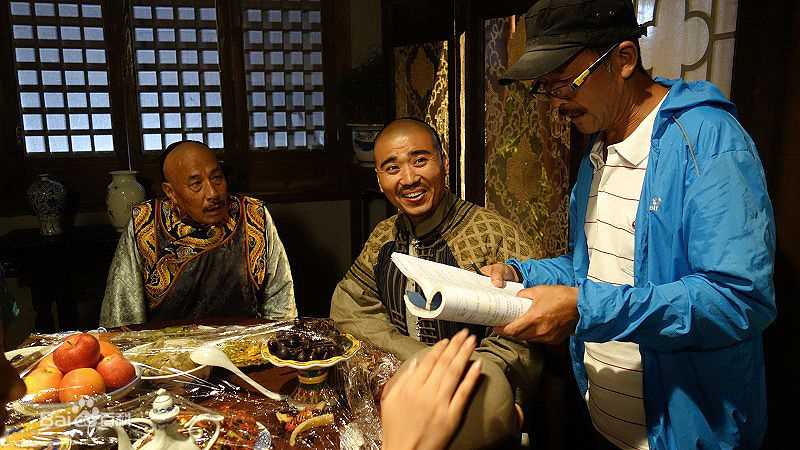 毛荣工作照素颜照壁纸