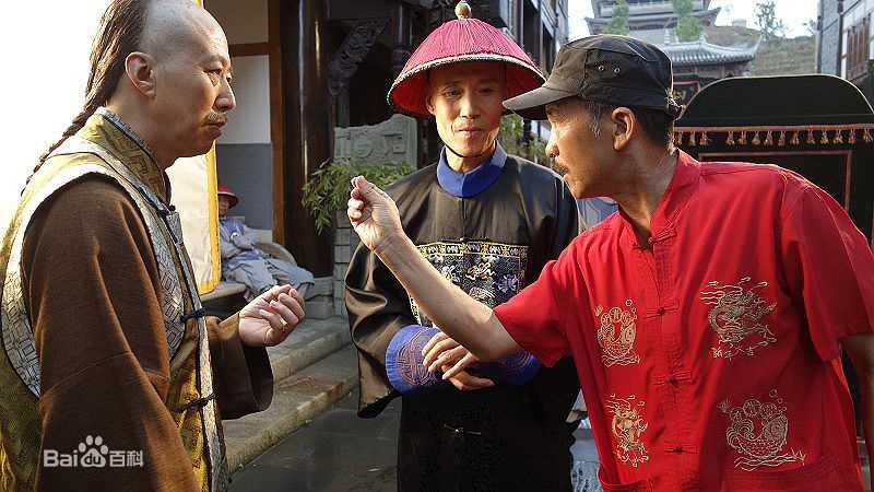 毛荣工作照素颜照壁纸