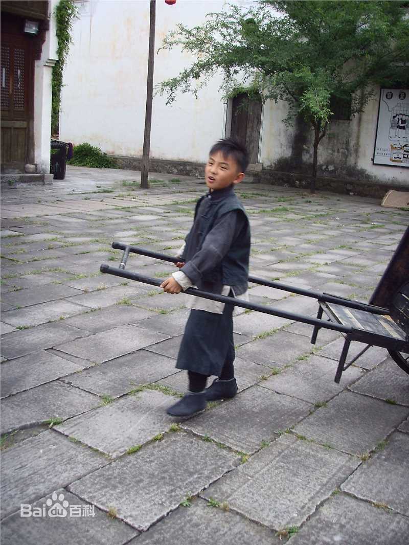 郑伟(Kevin·Z)饰演小正扬前后照片