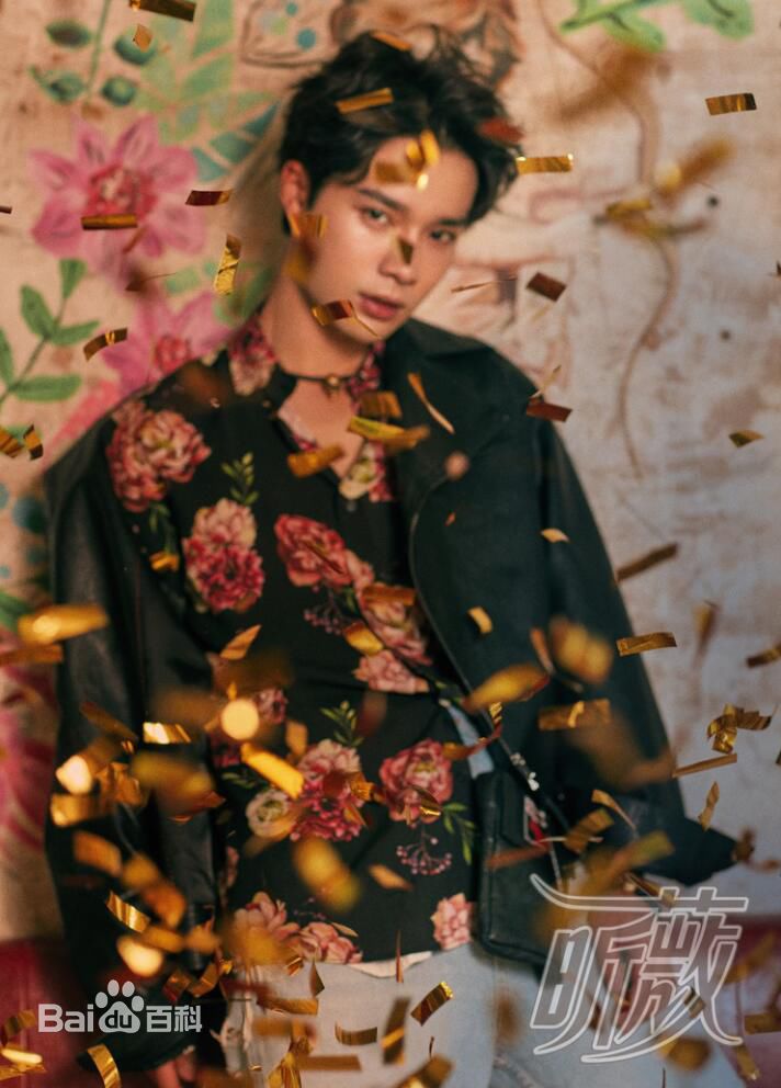 李岱昆最新《昕薇》杂志壁纸