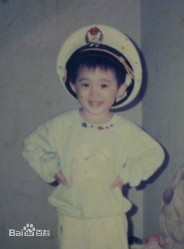 莫诗旎童年照前后照片