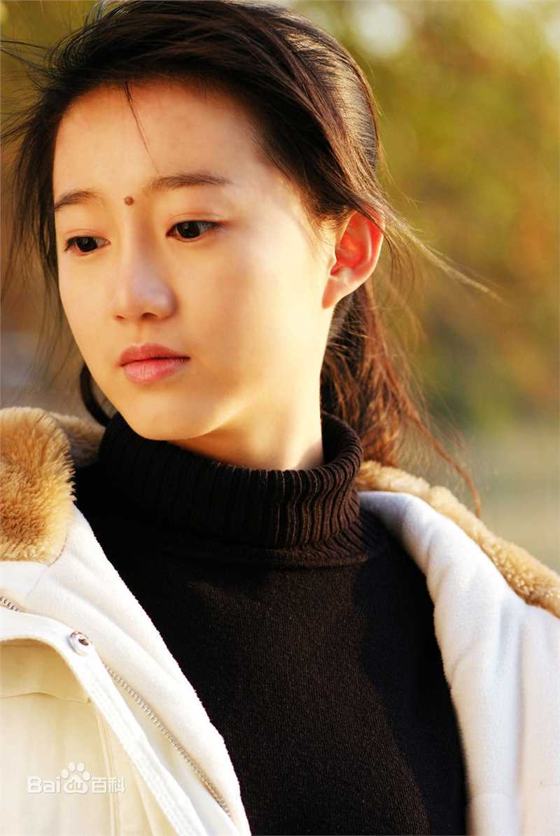 莫诗旎艺术照性感图片图集