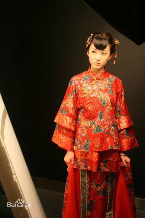 莫诗旎艺术照性感图片图集