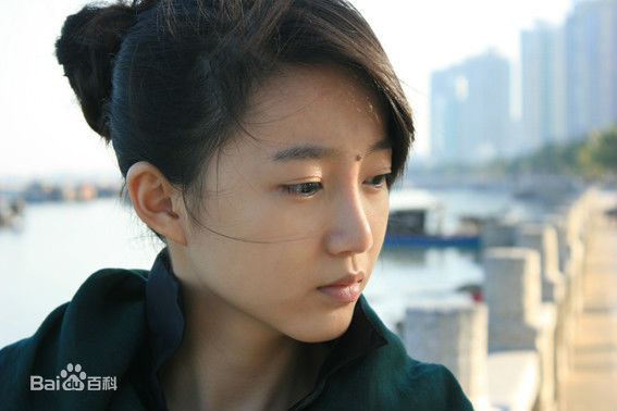 莫诗旎艺术照性感图片图集