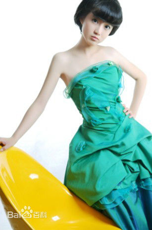 莫诗旎艺术照性感图片图集