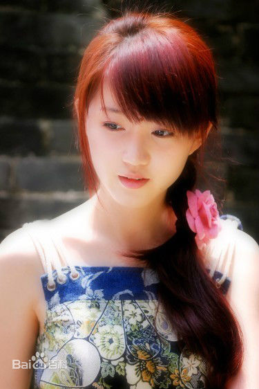 莫诗旎艺术照性感图片图集