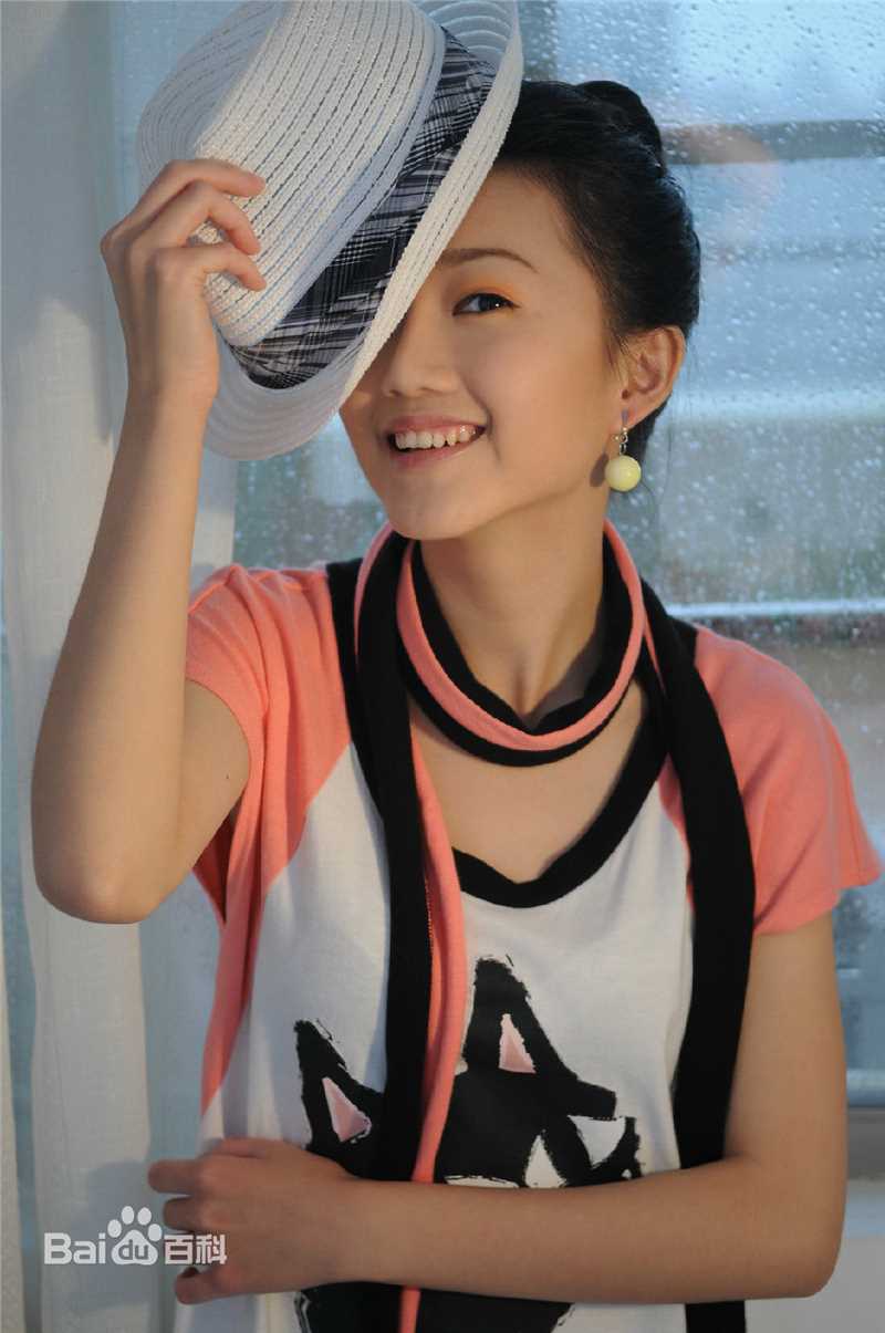 莫诗旎艺术照性感图片图集