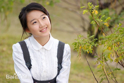 莫诗旎艺术照性感图片图集