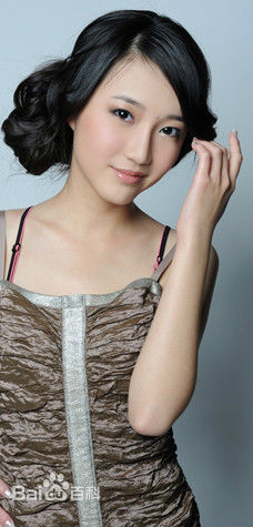 莫诗旎艺术照性感图片图集