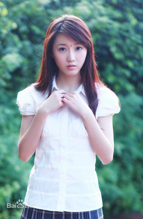 莫诗旎艺术照性感图片图集