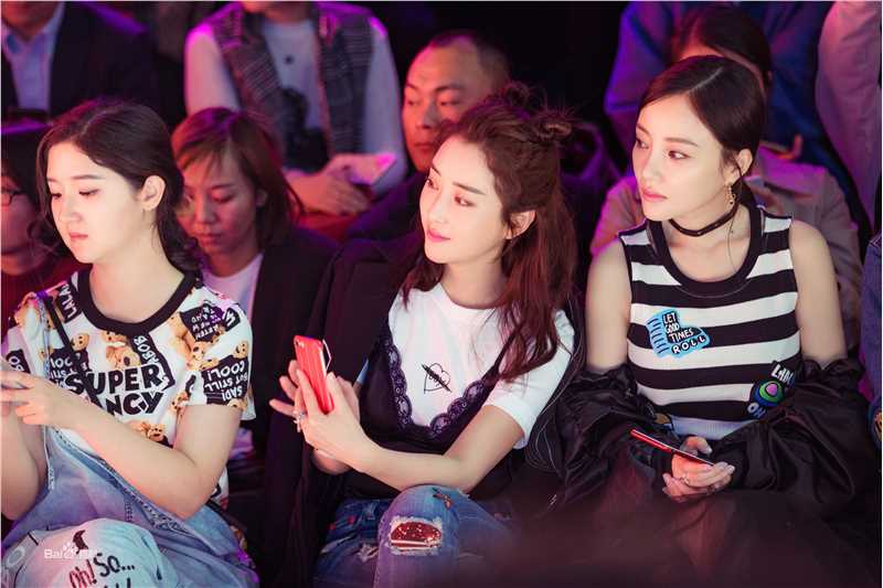 杜若溪(sunny)328LALABOBO秀壁纸壁纸