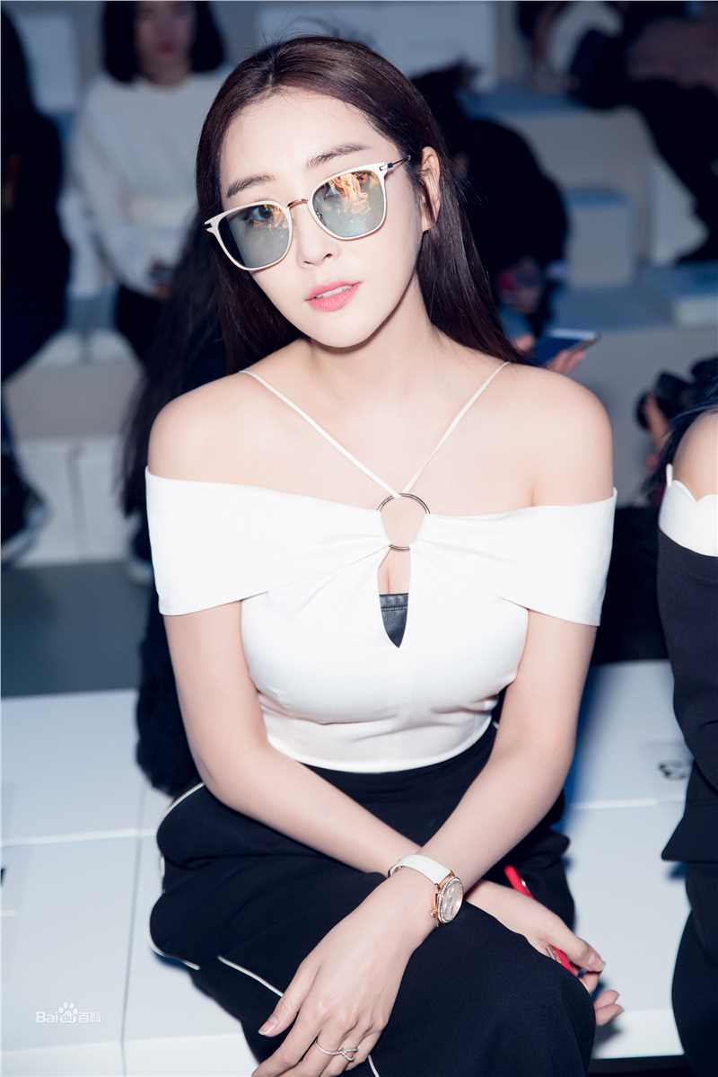 杜若溪(sunny)4.1YE'yYESIR秀图片图册