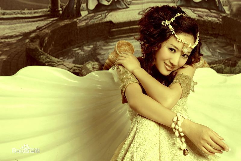 冯一非艺术照性感图片图集