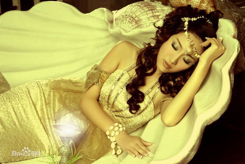 冯一非艺术照性感图片图集