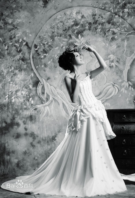 冯一非艺术照性感图片图集