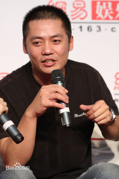 林熙越接受媒体采访素颜照相册