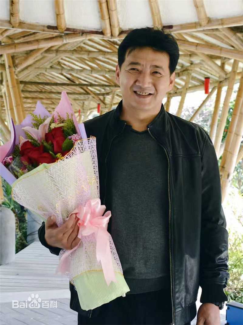 王砚辉生活照前后照片