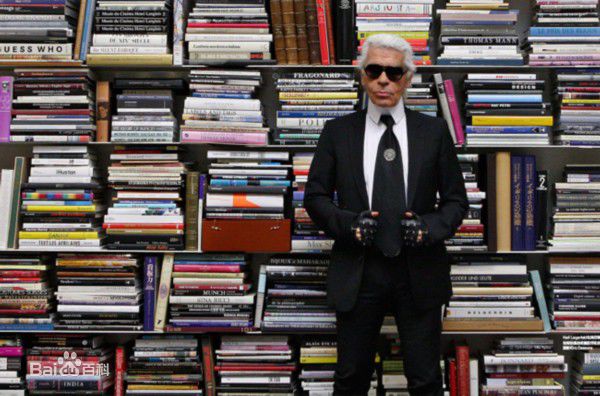 香奈儿、香奈尔、夏奈尔卡尔·拉格菲尔德生活照生活照相册