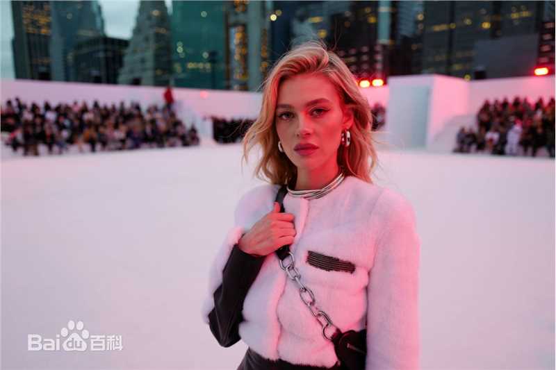 妮可拉·佩尔茨(Nicola Peltz、Nicola Anne Peltz)前后照片