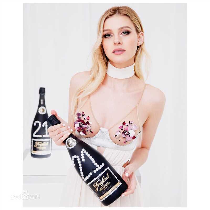 妮可拉·佩尔茨(Nicola Peltz、Nicola Anne Peltz)前后照片