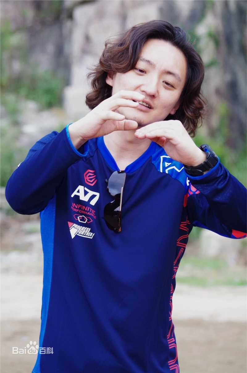 最新张瀚文壁纸