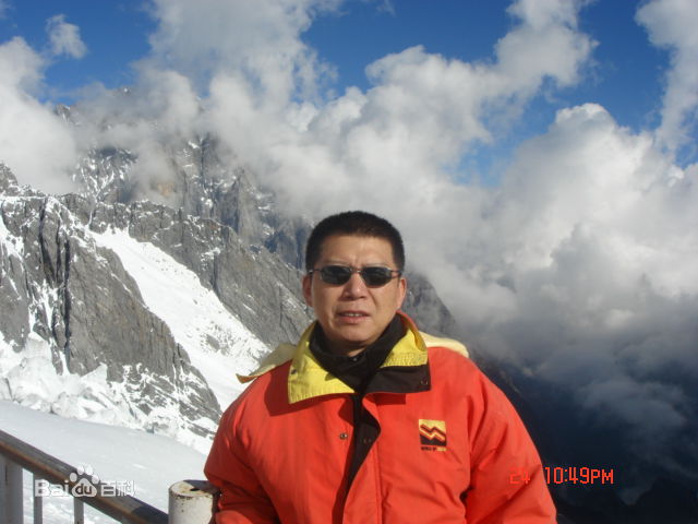 熊见平照片图册