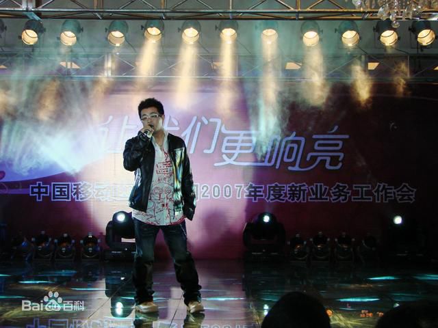 王强(Johnston)演唱活动照壁纸壁纸