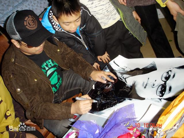 王强(Johnston)演唱活动照壁纸壁纸