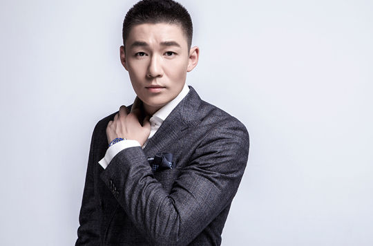 高清白威性感图片