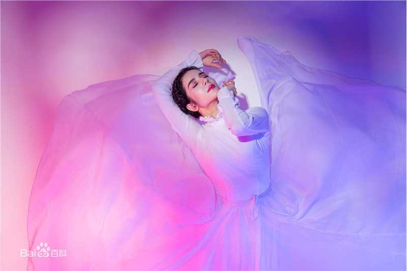 古丽米娜·麦麦提精选照2018图册