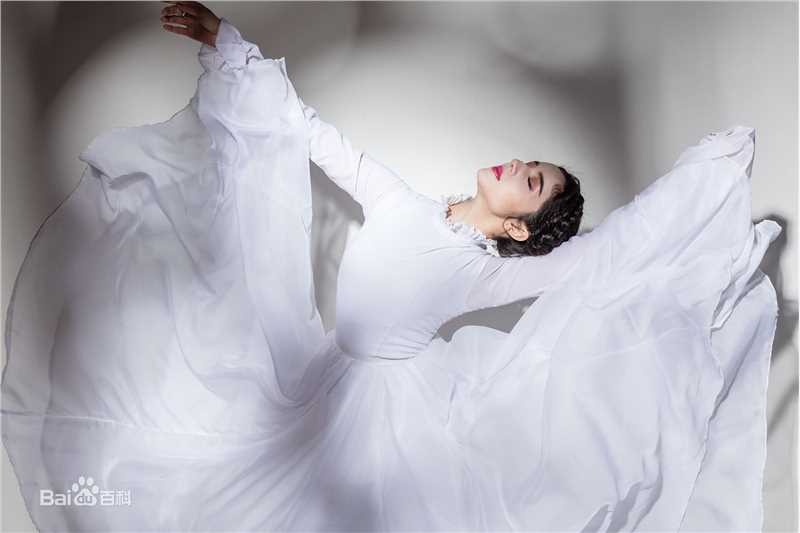 古丽米娜·麦麦提精选照2018图册