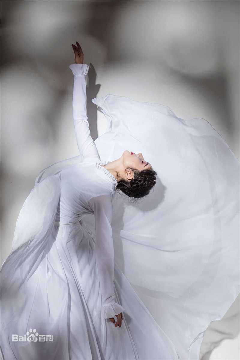 古丽米娜·麦麦提精选照2018图册