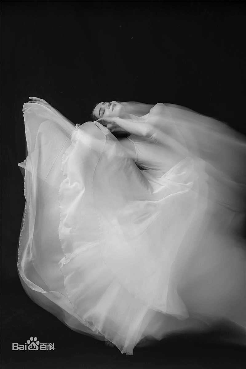 古丽米娜·麦麦提精选照2018图册