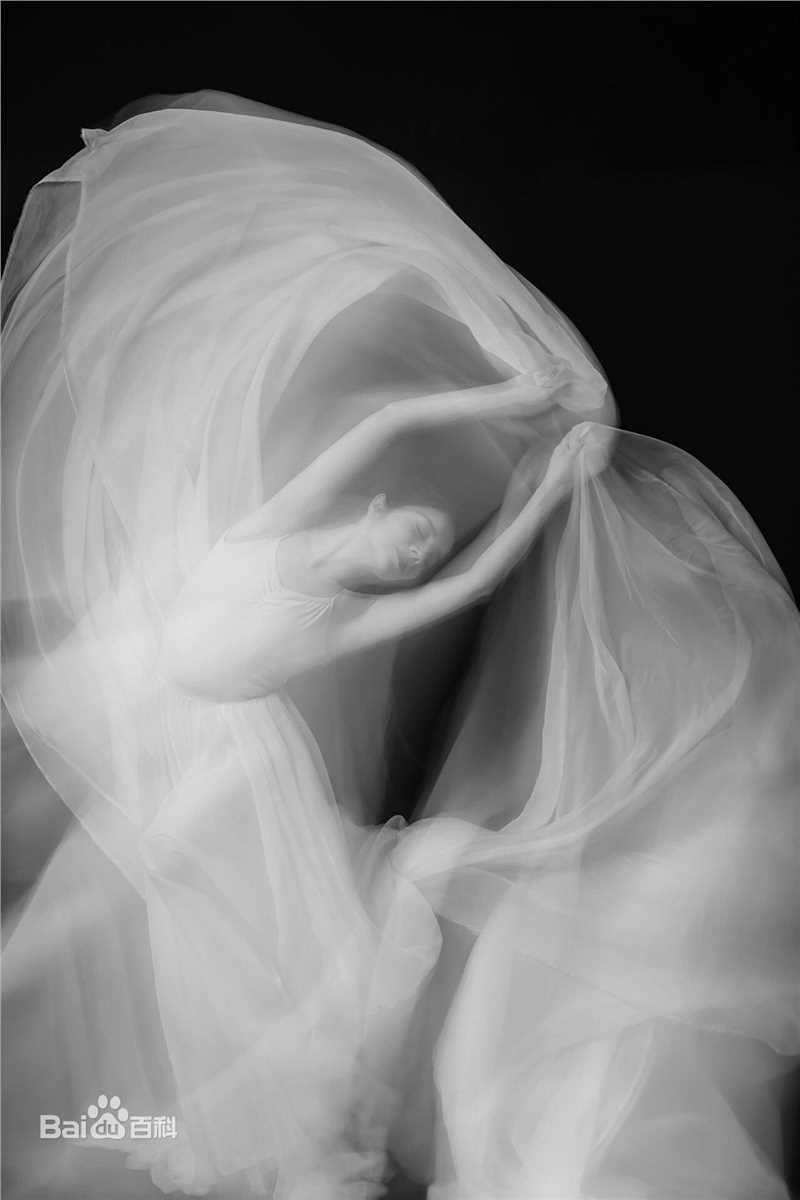 古丽米娜·麦麦提精选照2018图册