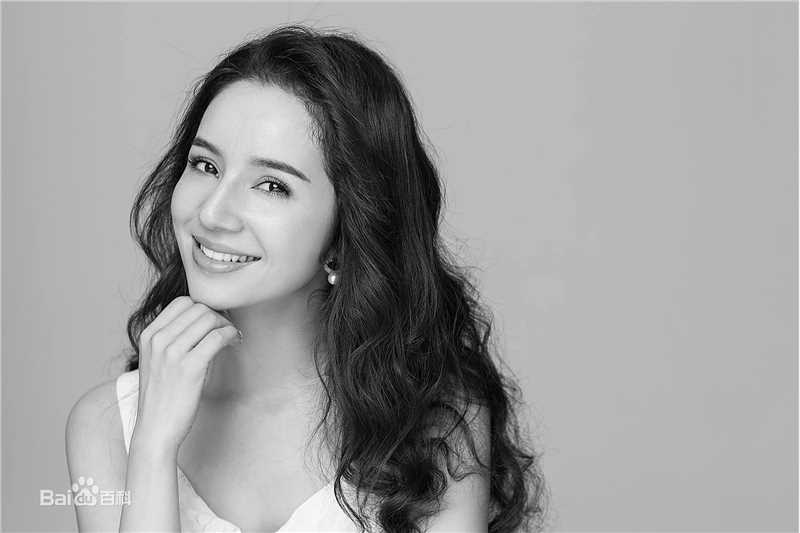 古丽米娜·麦麦提最新照2017壁纸