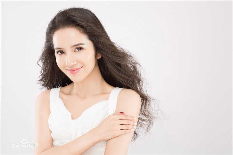 古丽米娜·麦麦提最新照2017壁纸