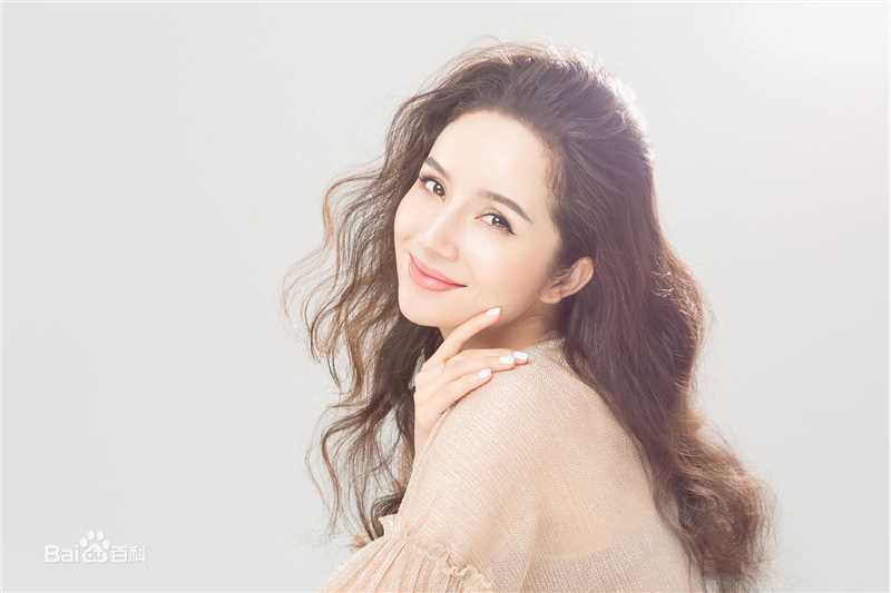 古丽米娜·麦麦提最新照2017壁纸