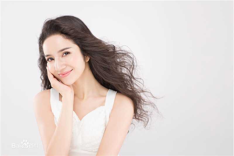 古丽米娜·麦麦提最新照2017壁纸