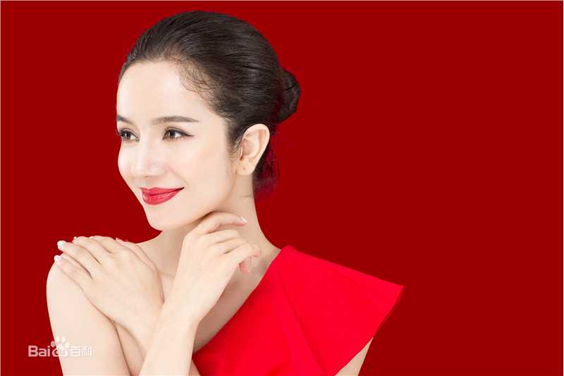 古丽米娜·麦麦提最新照2017壁纸