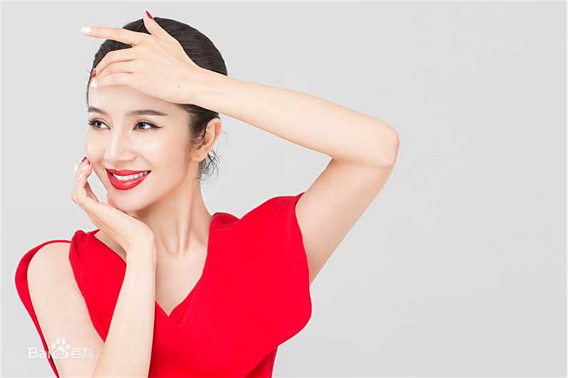 古丽米娜·麦麦提最新照2017壁纸