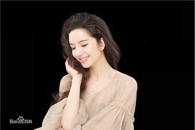 古丽米娜·麦麦提最新照2017壁纸