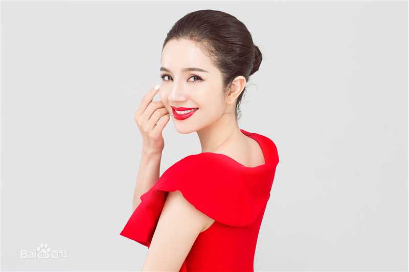 古丽米娜·麦麦提最新照2017壁纸