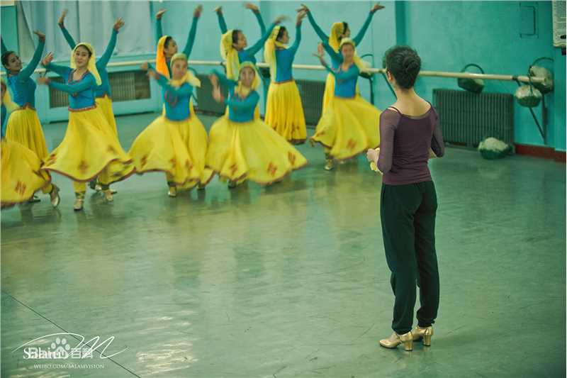 古丽米娜·麦麦提教学照图片图册