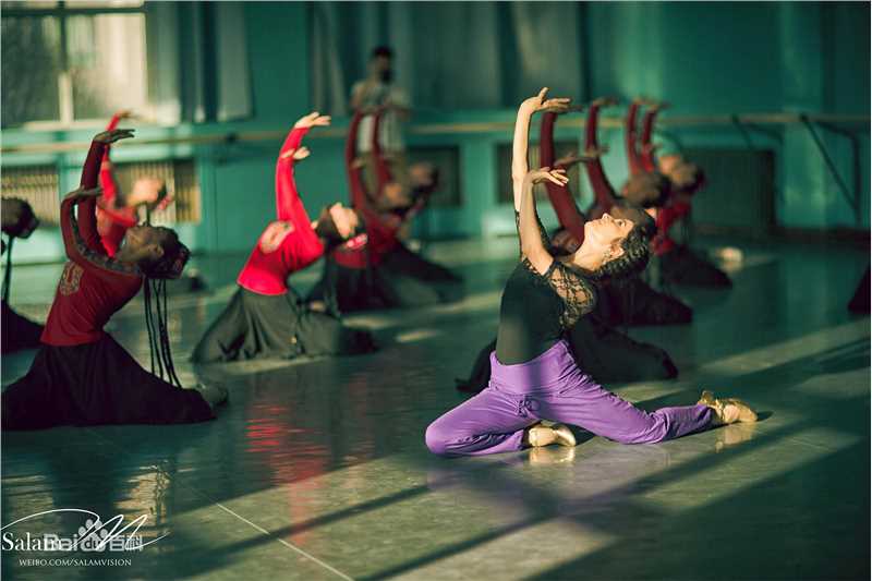 古丽米娜·麦麦提教学照图片图册