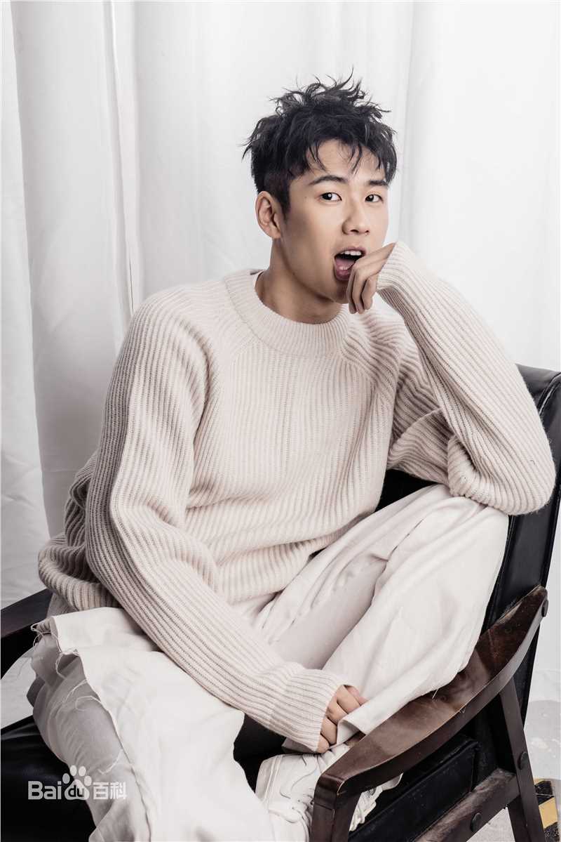 钟伟伦高清图册图册