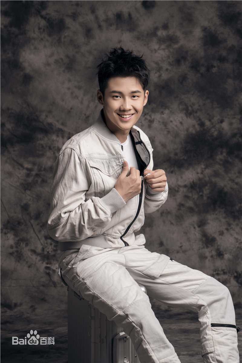 钟伟伦高清图册图册